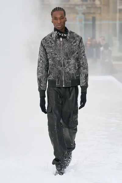 Look 2